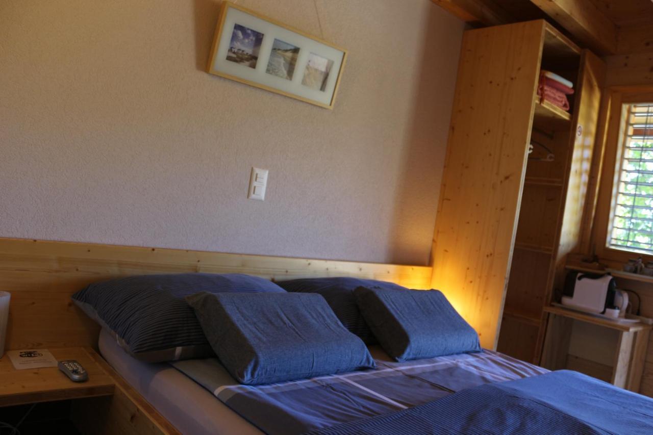 Chalet Tzarbonire Bed & Breakfast Chalais Exterior photo
